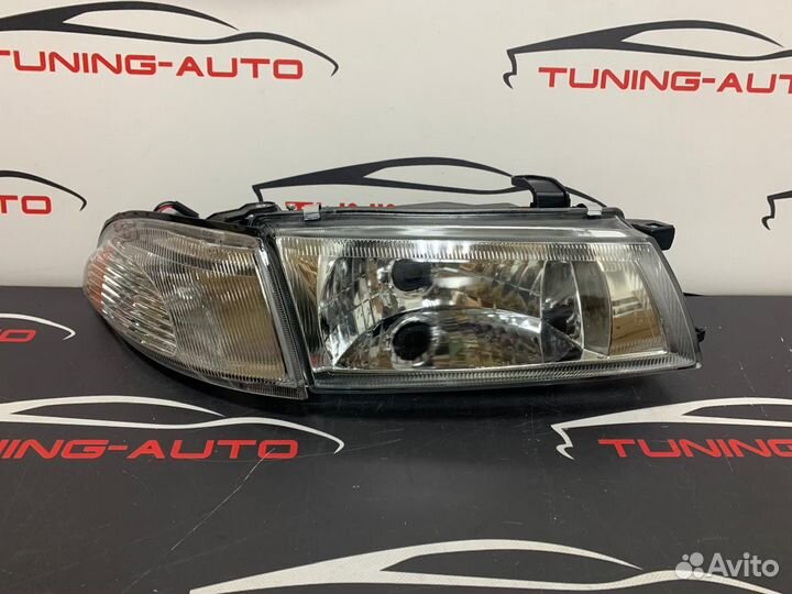 Фары RH+LH Toyota Carina (T190/191/192/195) 1992-1996 год. Комплект