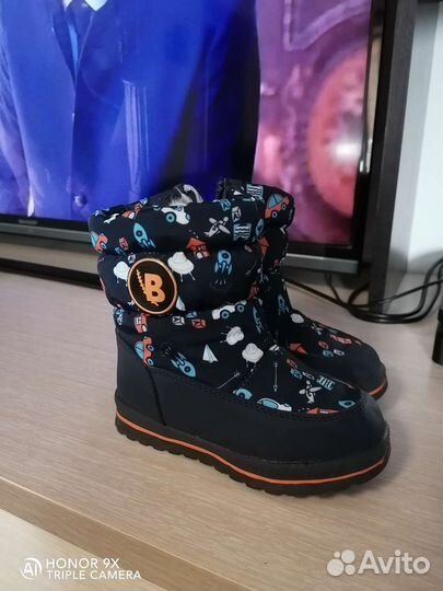 Продам детскую обувь