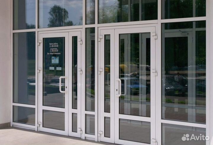 Двустворчатые пластиковые двери