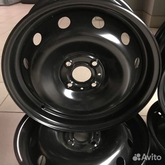 Новые диски R15 Rio Solaris под оригинал колпак 15