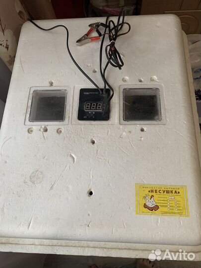 Инкубатор несушка на 77 яиц