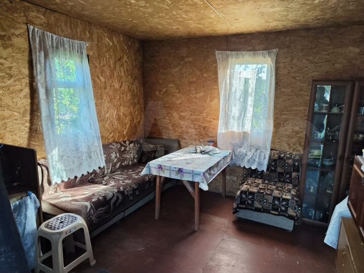 Дом 28 м² на участке 5,2 сот.