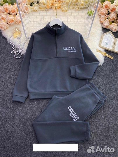 Костюм женский