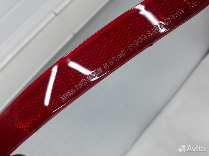 92406F2000 светоотражатель бампера Hyundai Elantra