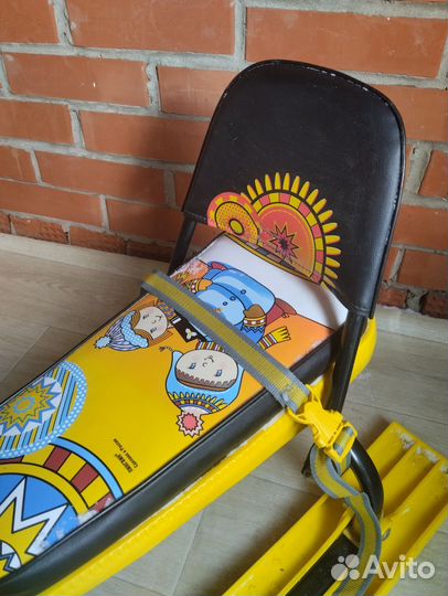 Детский снегокат со спинкой