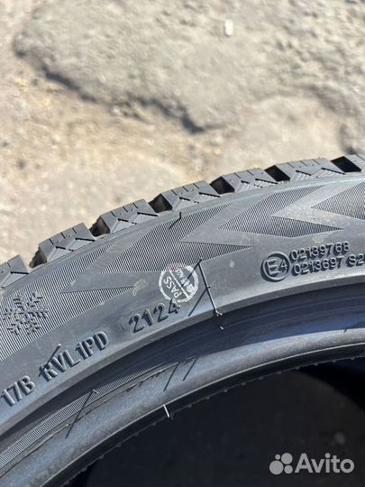 Grenlander Icedefensor Stud II 275/35 R20 140U