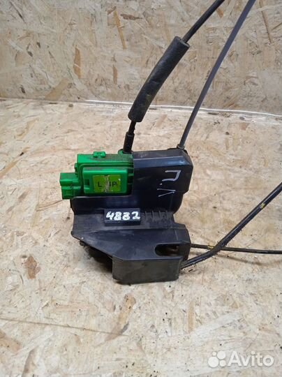 Замок двери передней левой Hyundai Solaris