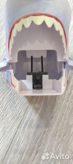 Трек с машинкой акула