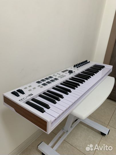 Midi клавиатура Arturia Keylab Essential 61