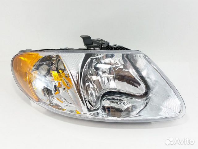 Фара правая Dodge Caravan 4