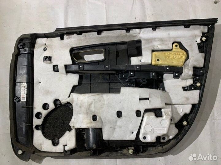 Обшивка двери передняя левая Mazda 3 Bk