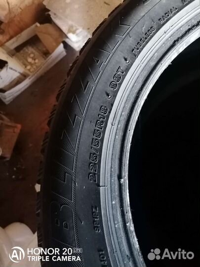 Bridgestone Blizzak Spike-01 225/55 R18