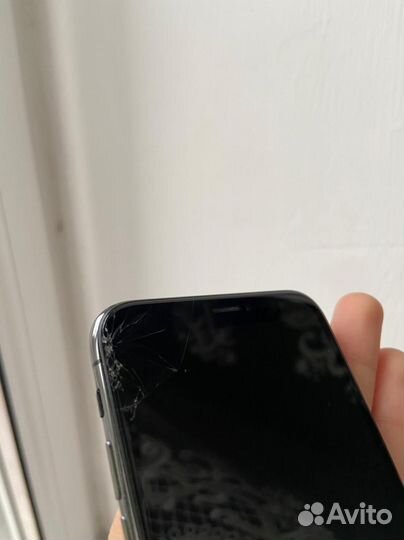 Телефон iPhone 10