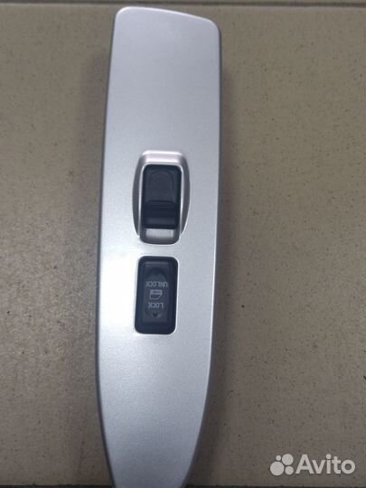 Кнопка GW hover перед. правого стеклоподъемника