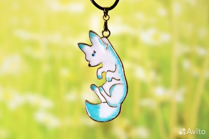 Кулон / подвеска Полярный Лис из смолы