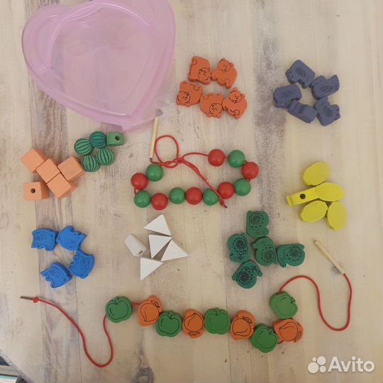 Детская игра - шнуровка 