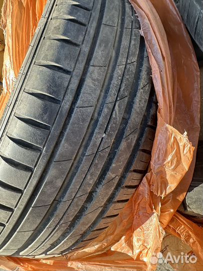 Nokian Tyres Hakka Z 235/60 R18 и 255/55 R18 109W