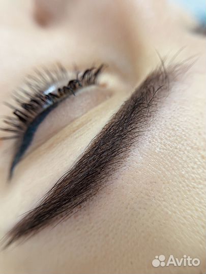 Перманентный макияж бровей