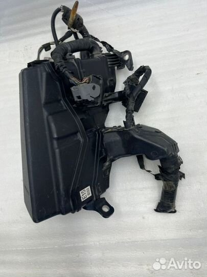 Корпус блока предохранителей левый Toyota Camry