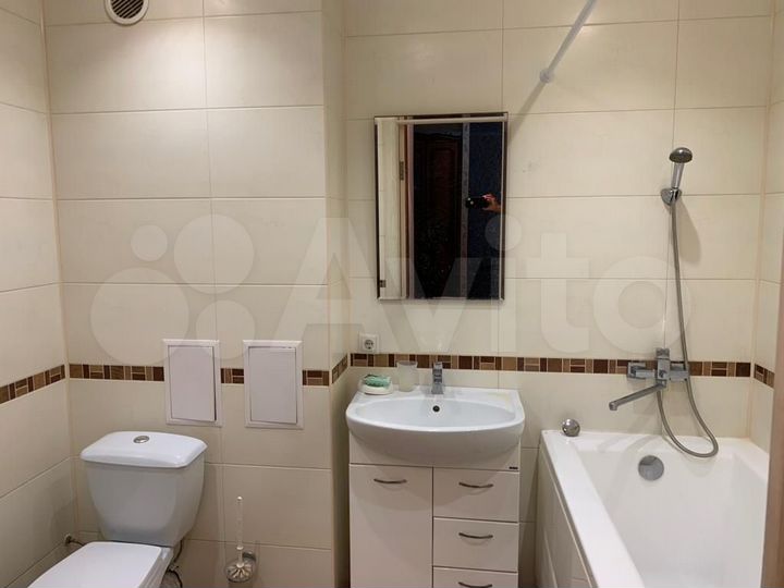 2-к. квартира, 53 м², 1/9 эт.