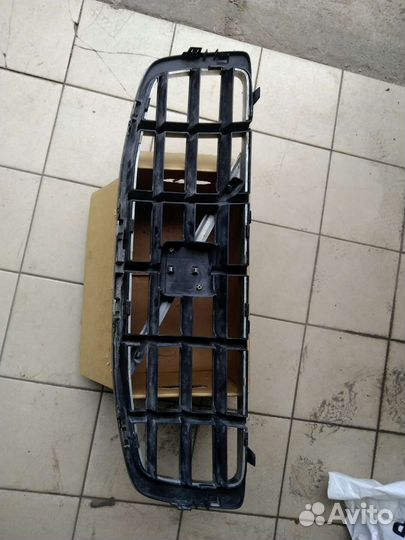 Решетка радиатора volvo xc70