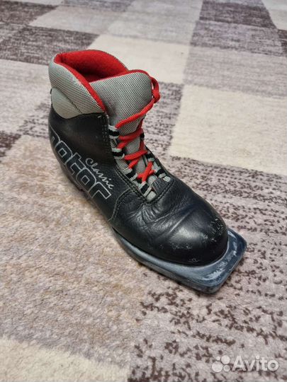 Лыжные ботинки