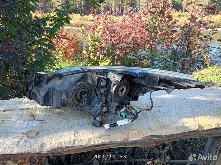 Фара mazda axela