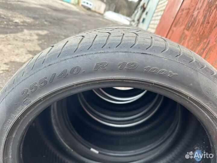 Pirelli P Zero 255/40 R19