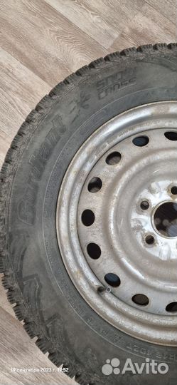 Резина зимняя на дисках R16 215/65