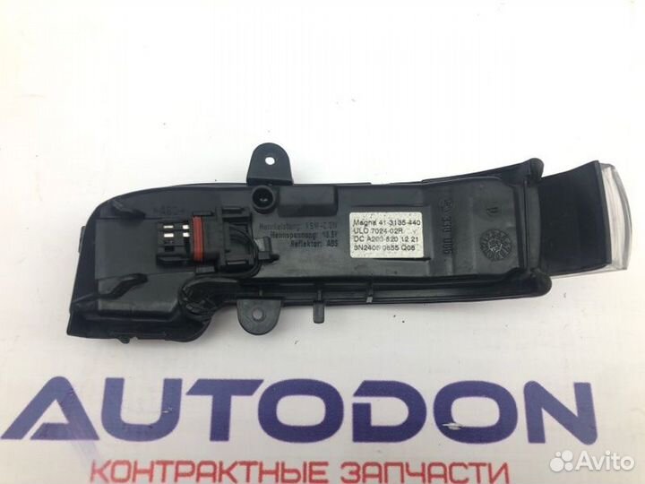 Повторитель поворота правый Mercedes E-Class W211