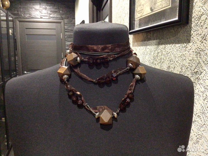 Бусы, браслеты