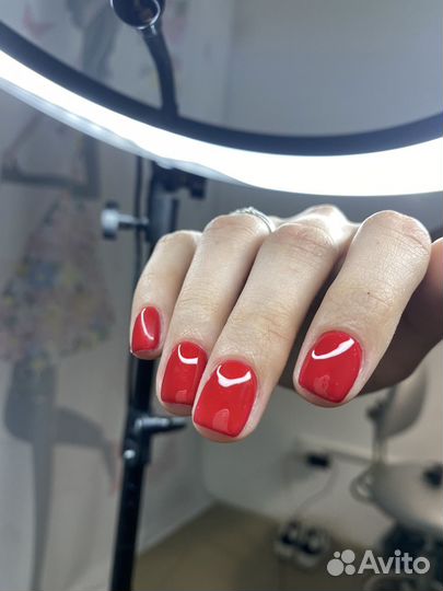 Маникюр и педикюр