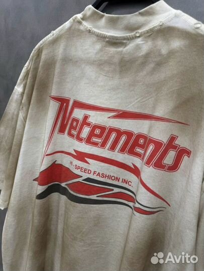 Футболка vetements