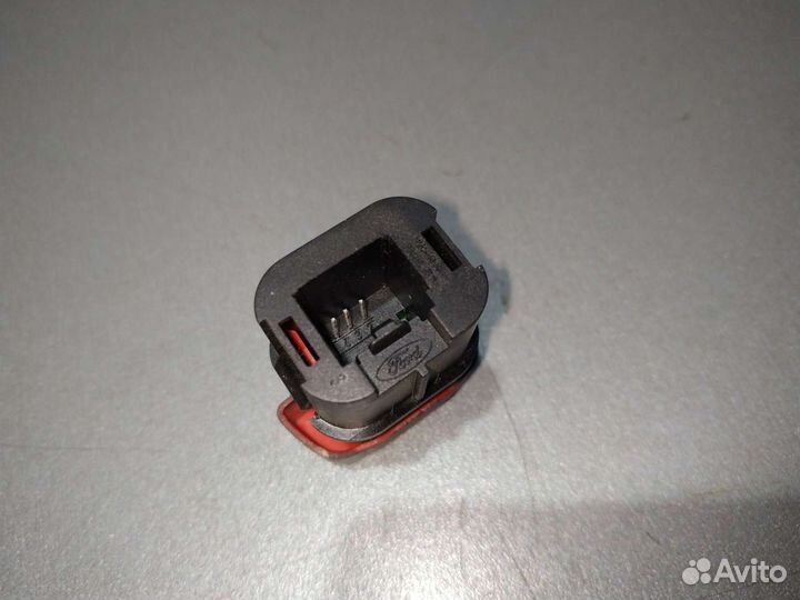 Кнопка аварийки 1335876 Форд Фокус 2 Фьюжн