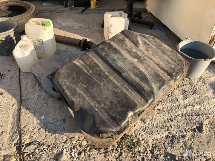 Бензобак Toyota Corolla e11