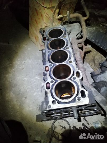 Блок двигателя B5244S Volvo s80 s60