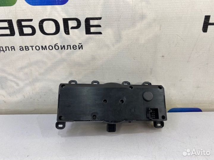 Панель управления климат-контролем Mercedes-Benz