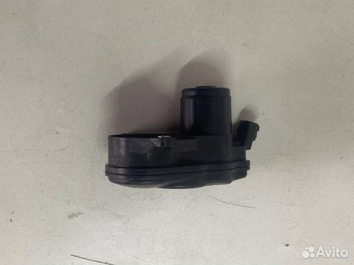 Моторчик стояночного тормоза задний Toyota Camry