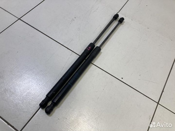 Амортизатор крышки багажника Audi Q3 8UB