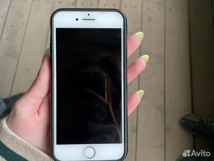 Телефон iPhone 7