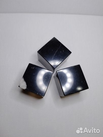 Каменные подставки под статуэтки, 3 шт. 30*30*30мм