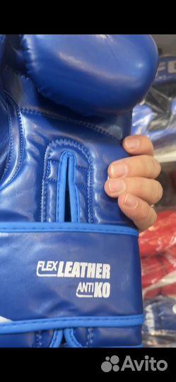 Боксерские перчатки clinch