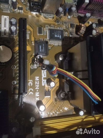 Материнская плата с процессором и памятью