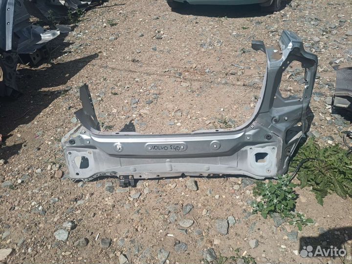 Панель задка Volvo s40