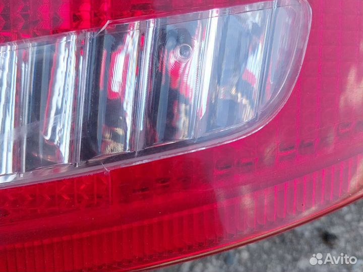 Фонарь задний правый Skoda Fabia 2 5J6945096