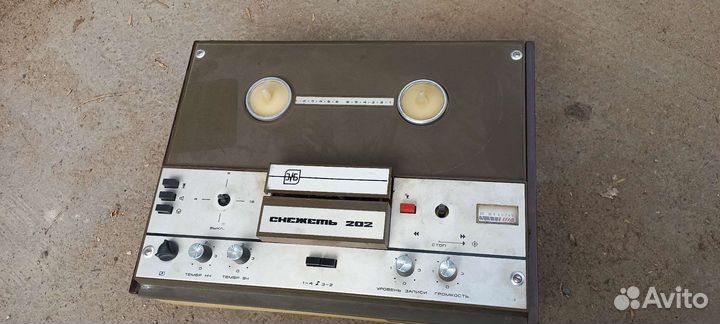 Магнитофон СССР снежеть 202