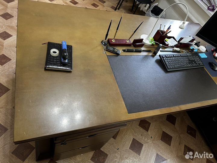 Стол руководителя