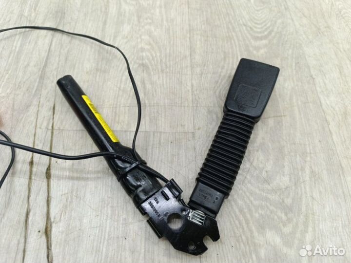 Замок ремня безопасности передний левый Ford Focus