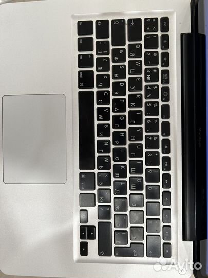 Apple macbook 13 8gb/240