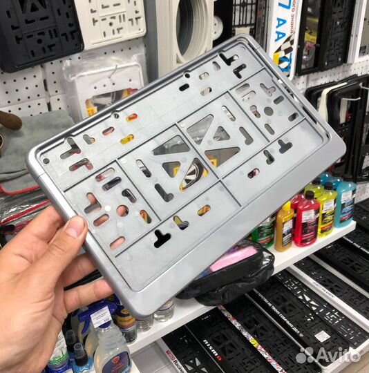 Квадратная рамка гос. номера с защелками